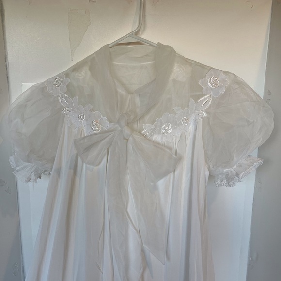 Vintage White Lace Nightgown, Robe and Slipper Set - Picture 2 of 16